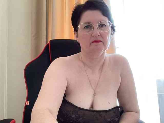 HotMilfPussy webcam