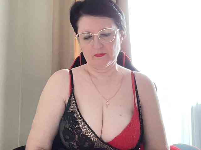 HotMilfPussy webcam