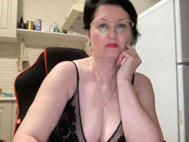 HotMilfPussy webcam