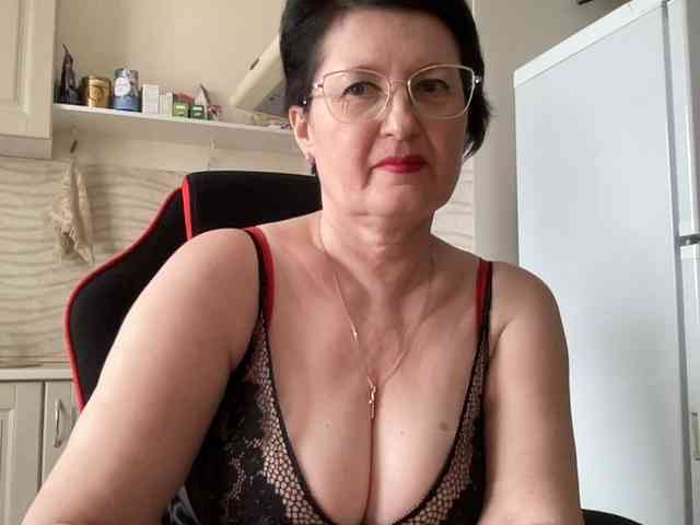 HotMilfPussy webcam