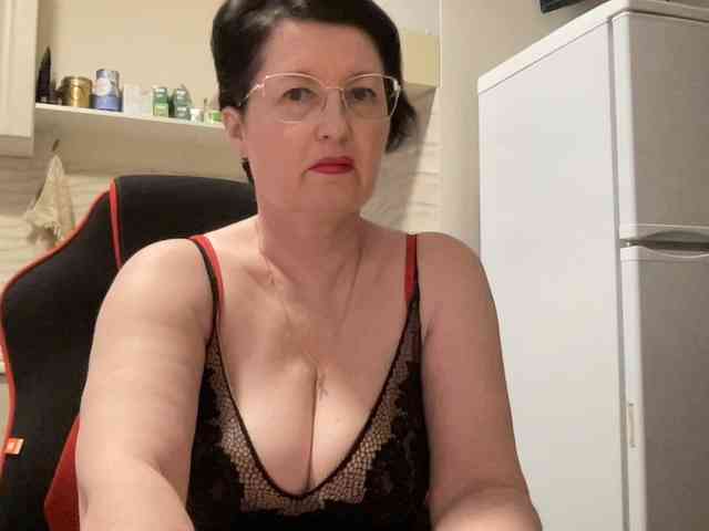 HotMilfPussy webcam