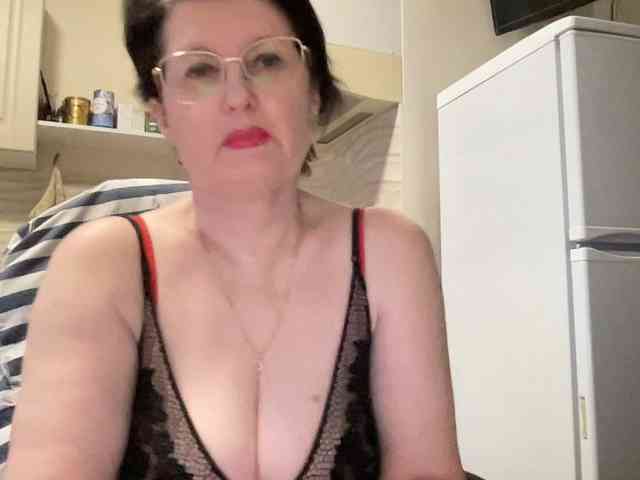 HotMilfPussy webcam