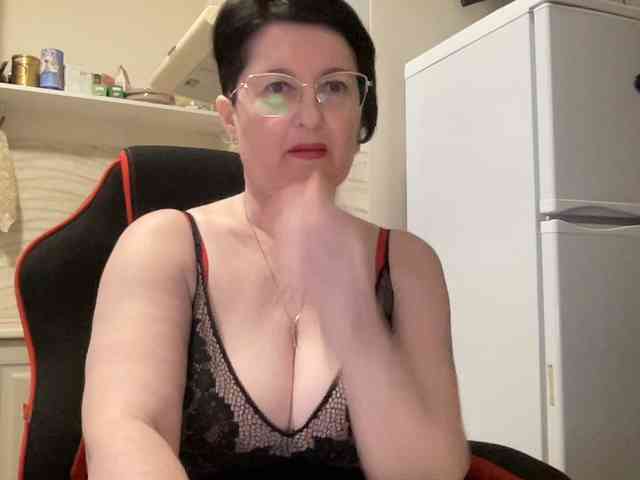 HotMilfPussy webcam