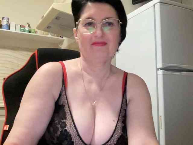 HotMilfPussy webcam