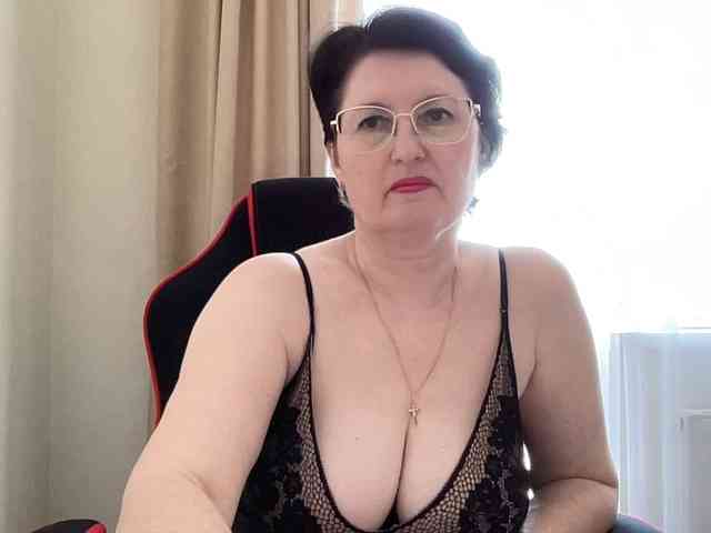 HotMilfPussy webcam