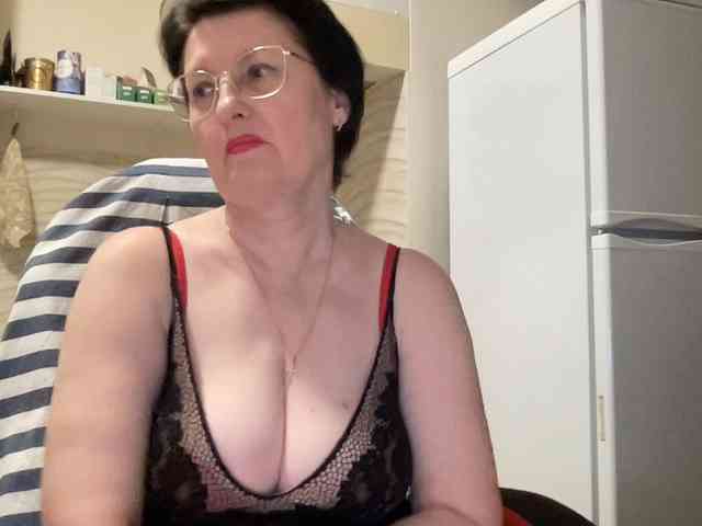 HotMilfPussy webcam