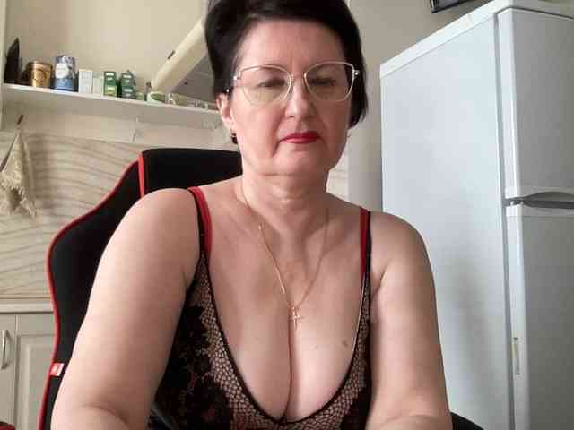 HotMilfPussy webcam