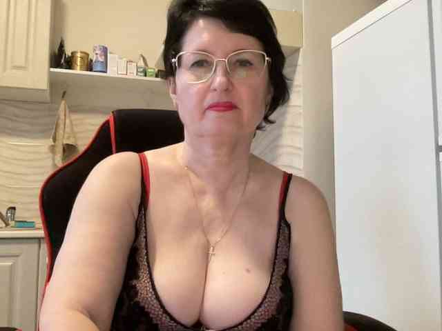 HotMilfPussy webcam