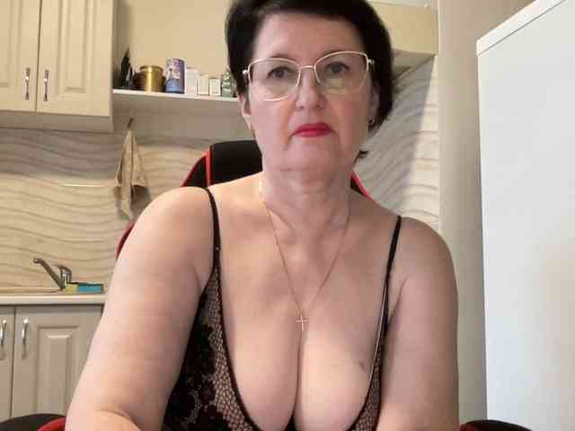 HotMilfPussy webcam
