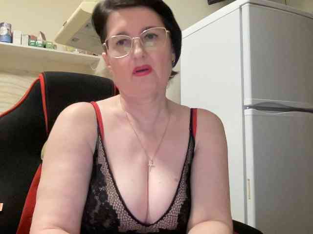 HotMilfPussy webcam