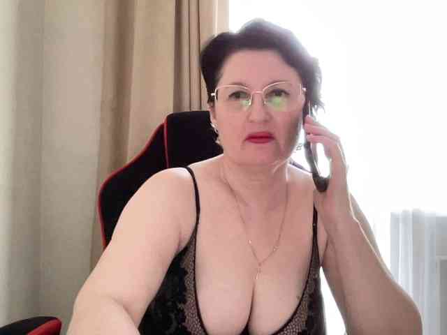 HotMilfPussy webcam
