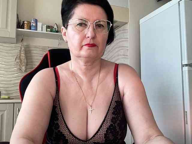 HotMilfPussy webcam