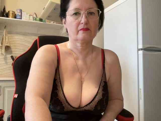 HotMilfPussy webcam