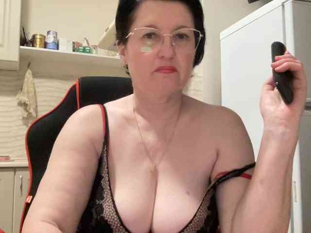 HotMilfPussy webcam