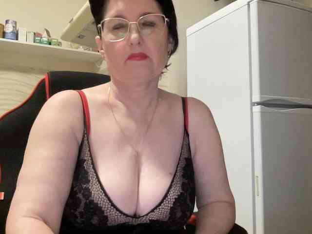 HotMilfPussy webcam