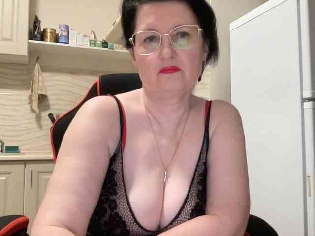 HotMilfPussy webcam