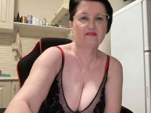 HotMilfPussy webcam