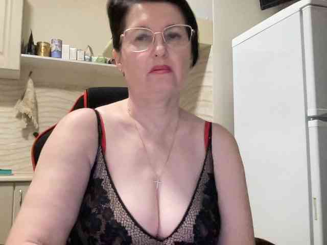 HotMilfPussy webcam