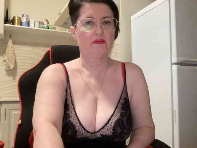 HotMilfPussy webcam