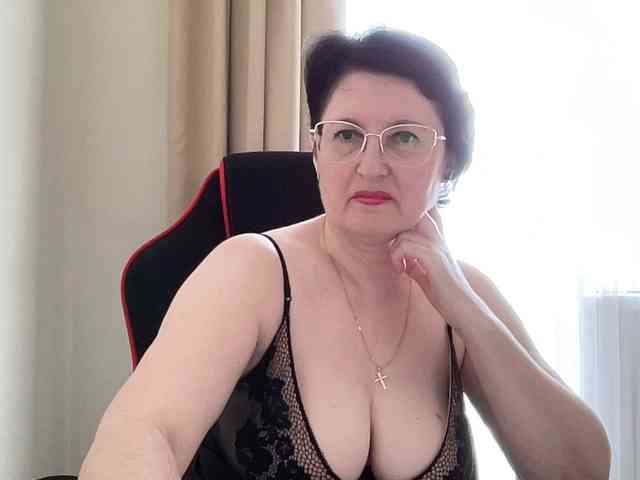HotMilfPussy webcam