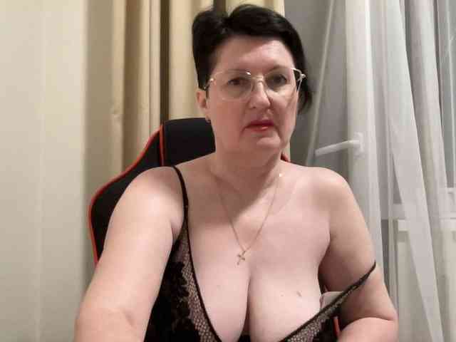 HotMilfPussy webcam