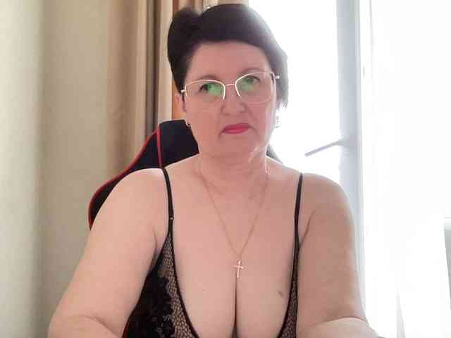 HotMilfPussy webcam