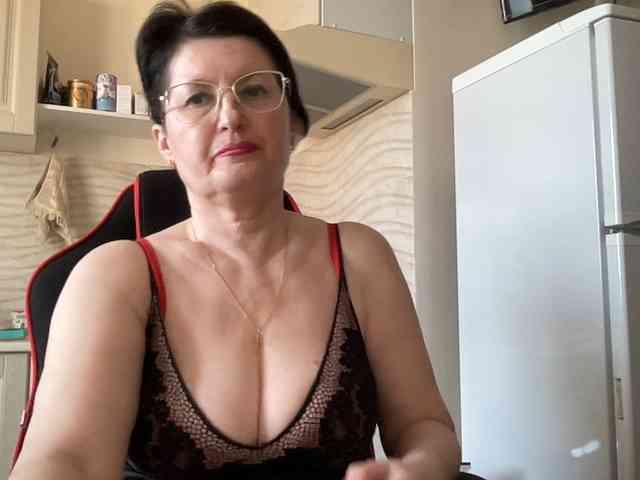 HotMilfPussy webcam