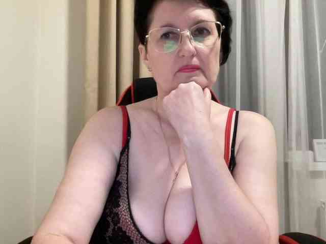 HotMilfPussy webcam