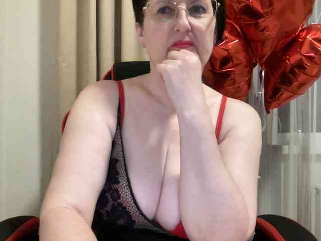 HotMilfPussy webcam