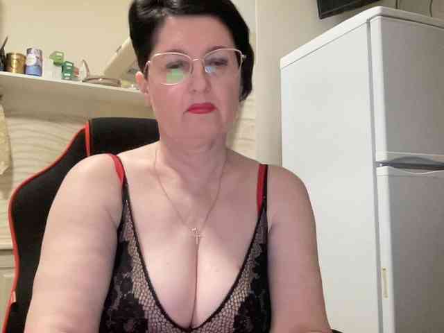 HotMilfPussy webcam