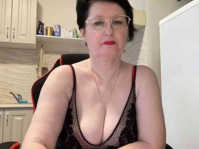 HotMilfPussy webcam