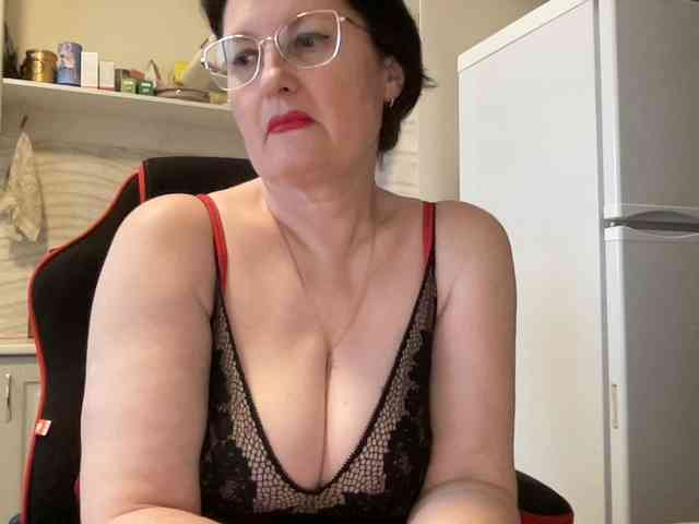 HotMilfPussy webcam