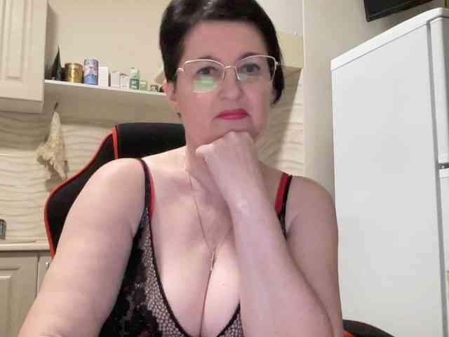 HotMilfPussy webcam