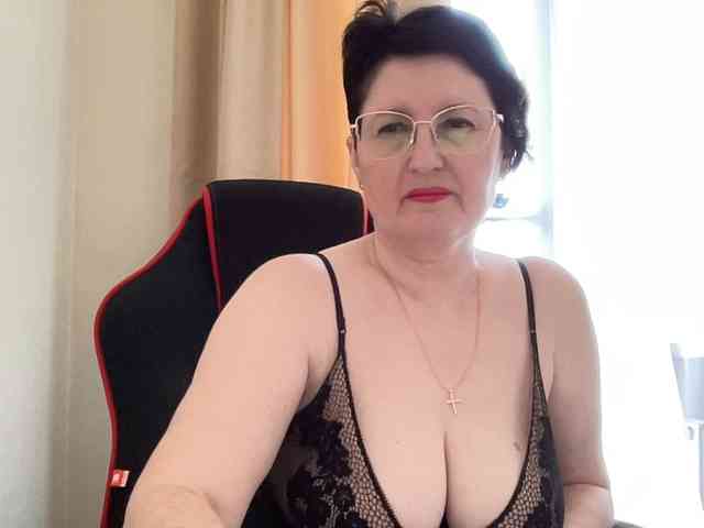 HotMilfPussy webcam