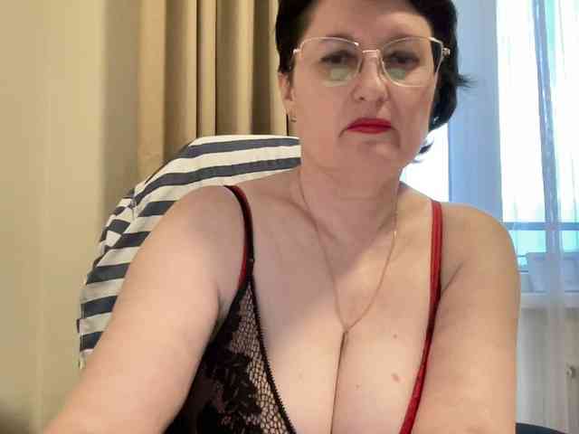 HotMilfPussy webcam