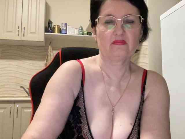 HotMilfPussy webcam