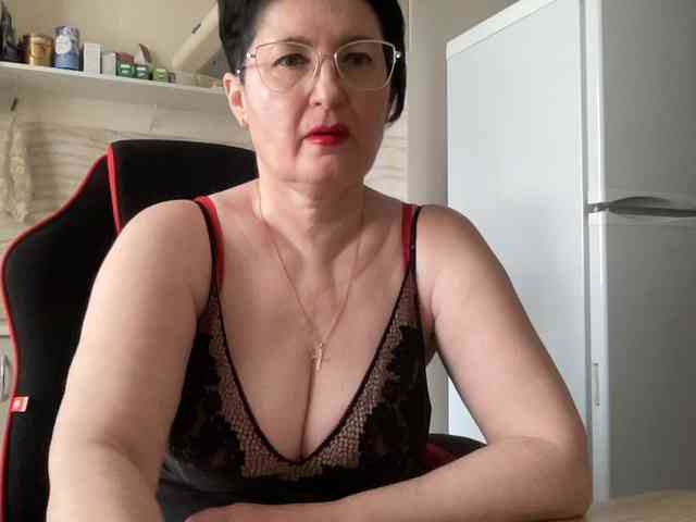 HotMilfPussy webcam