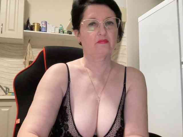 HotMilfPussy webcam