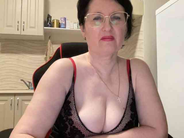 HotMilfPussy webcam