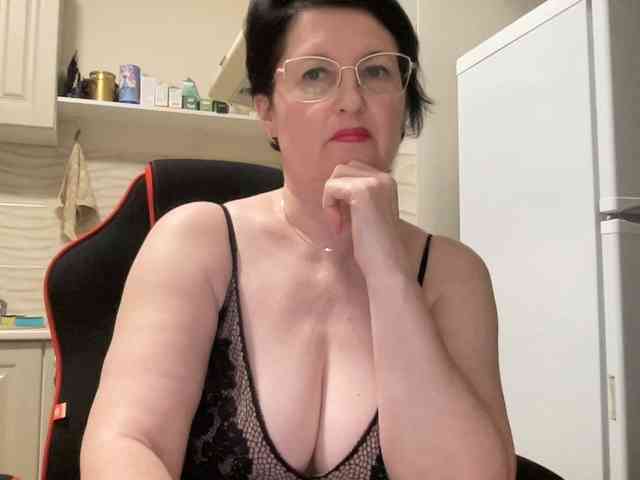 HotMilfPussy webcam