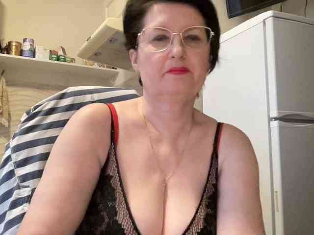 HotMilfPussy webcam