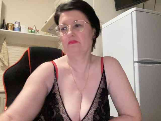 HotMilfPussy webcam