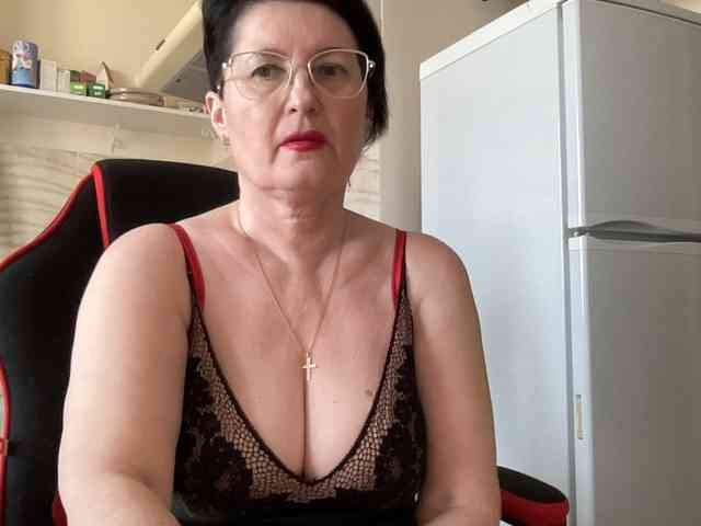 HotMilfPussy webcam