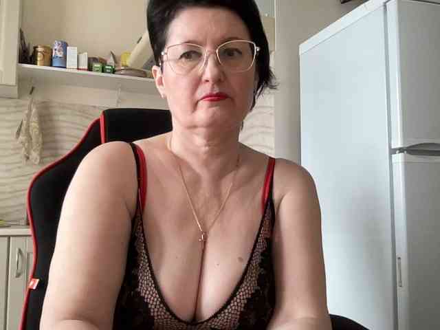 HotMilfPussy webcam