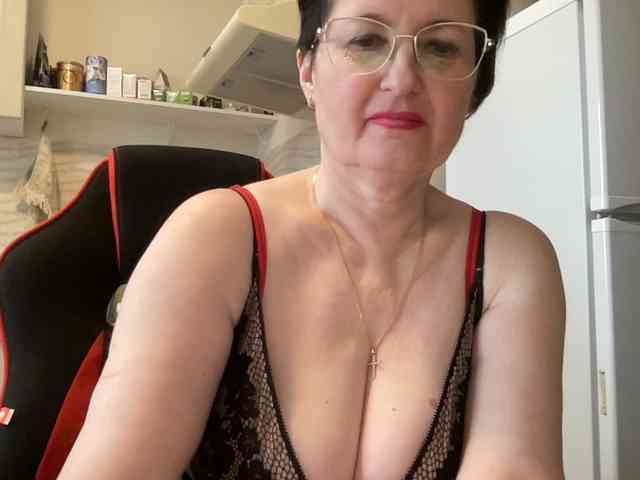 HotMilfPussy webcam