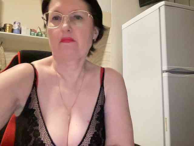 HotMilfPussy webcam