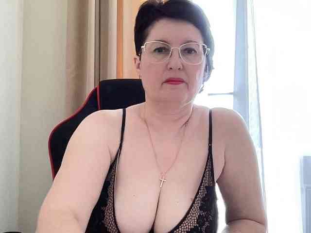 HotMilfPussy webcam