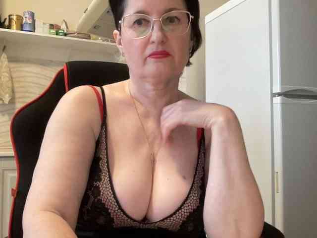 HotMilfPussy webcam