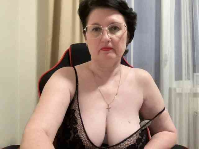 HotMilfPussy webcam