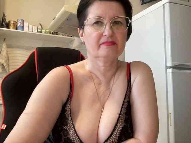 HotMilfPussy webcam